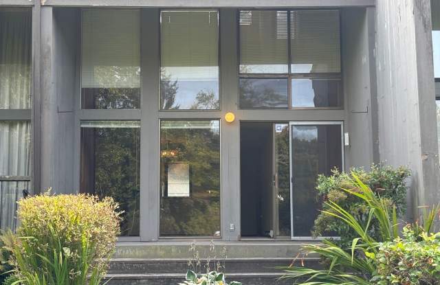 Lakefront Living in sought 60/01 complex photos photos