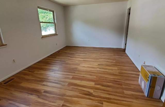 1905 Valley Terrace SE Gallery 2