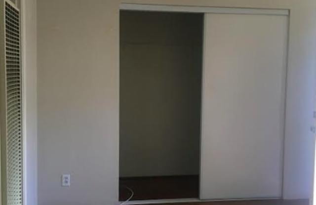 639 Rollins Rd Gallery 3