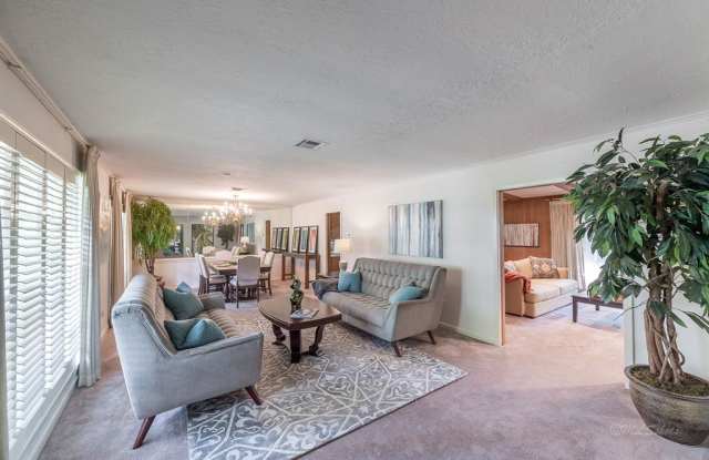 3530 Sun Valley Drive Gallery 2