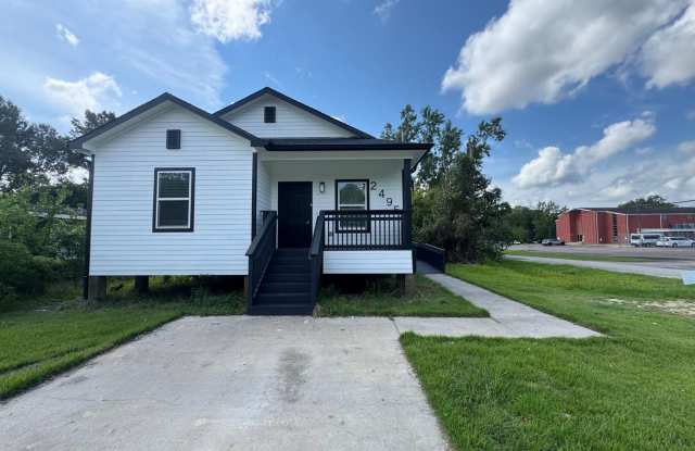 BEAUTIFUL HOME IN BEAUMONT. MOVE IN READY!. Gallery 1