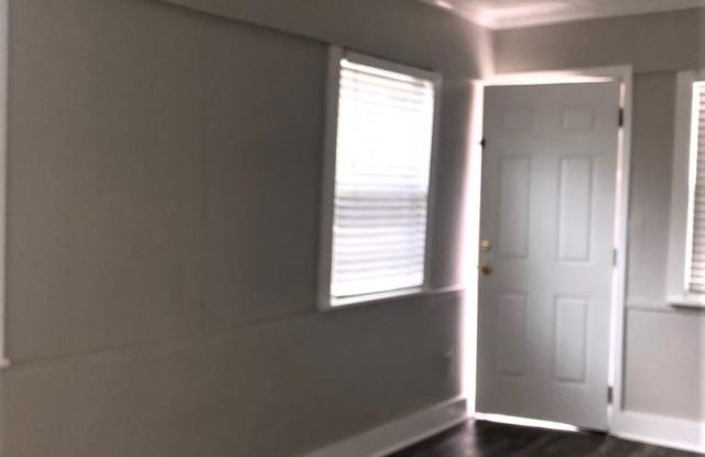 Historic Sanford Second Floor 1BR/1BA Apartment Available Now! Gallery 4