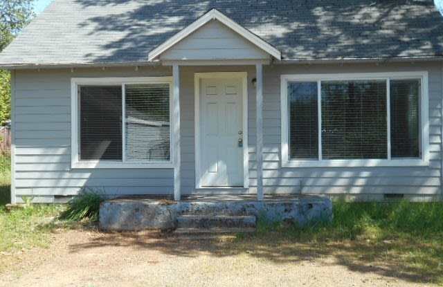 Cute 1 Bedroom House In Shasta Lake (Garage NOT Included) - 1929 Cascade Boulevard, Shasta Lake, CA 96019
