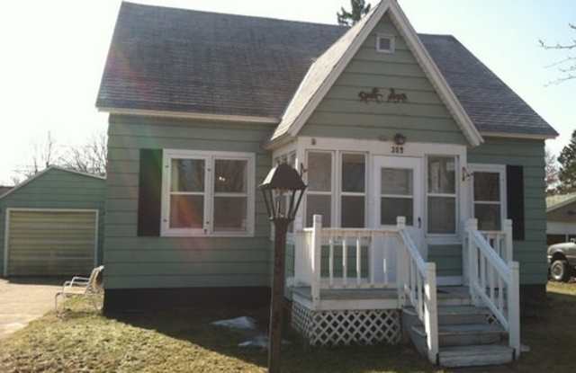 3 Bed 1 Bath Single Family Home in Rothschild Gallery 1