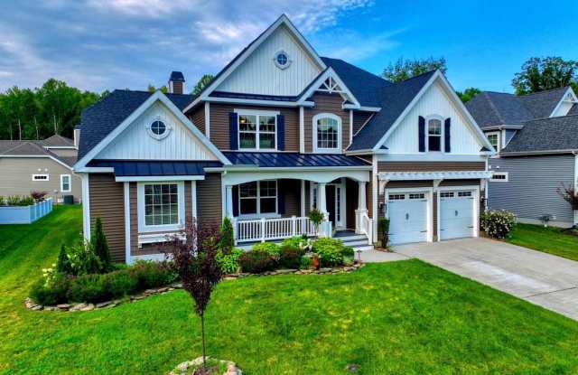 Beautifully Upgraded 4 Bedroom Home – Unfurnished | Flexible Lease Terms! Gallery 1