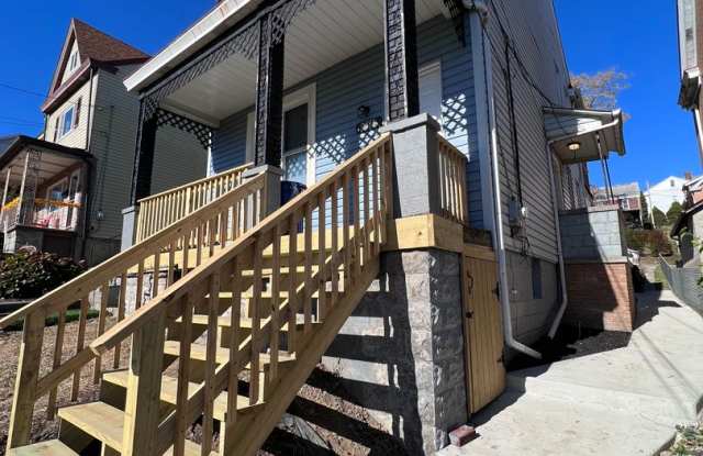 Updated 3 BR 2.5 bath house now available! photos photos