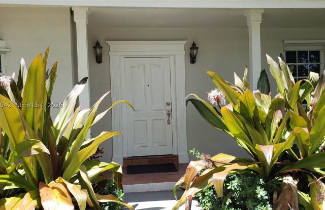 7481 SW 158th Ter Gallery 2