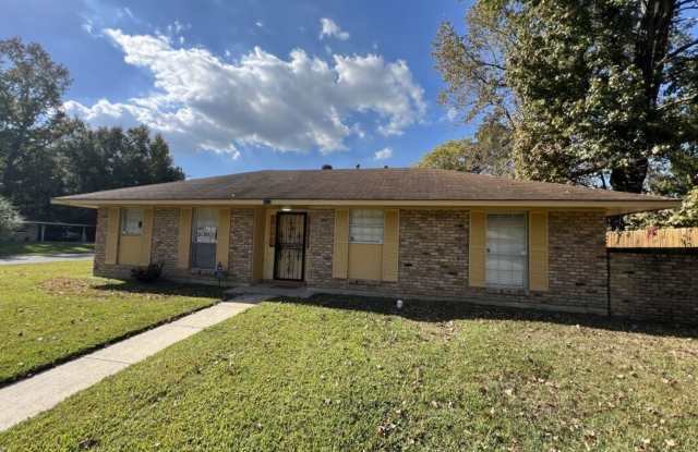 Charming 3-Bed + Office/Flex in Established Sharon Hills Neighborhood - 8823 Cefalu Drive, East Baton Rouge County, LA 70811