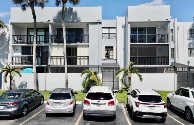 10825 SW 112th Ave - 10825 Southwest 112th Avenue, Kendall, FL 33176