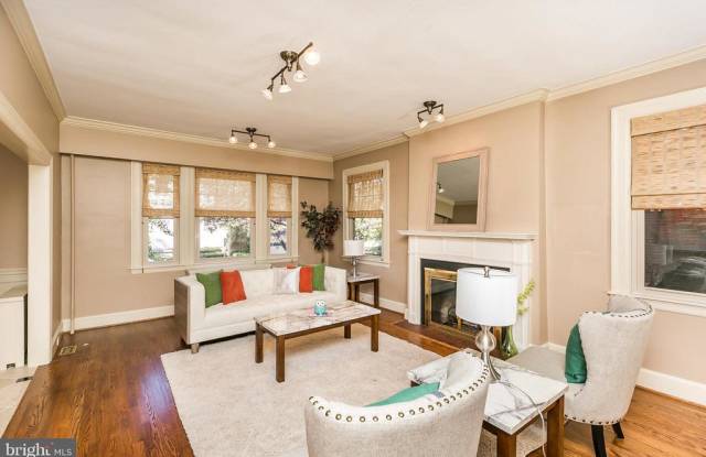 3943 CANTERBURY RD Gallery 3