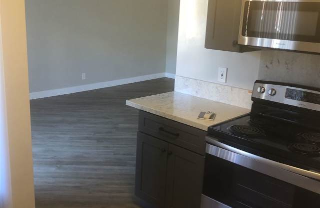 5118 De Longpre Ave Apt 109 Gallery 2