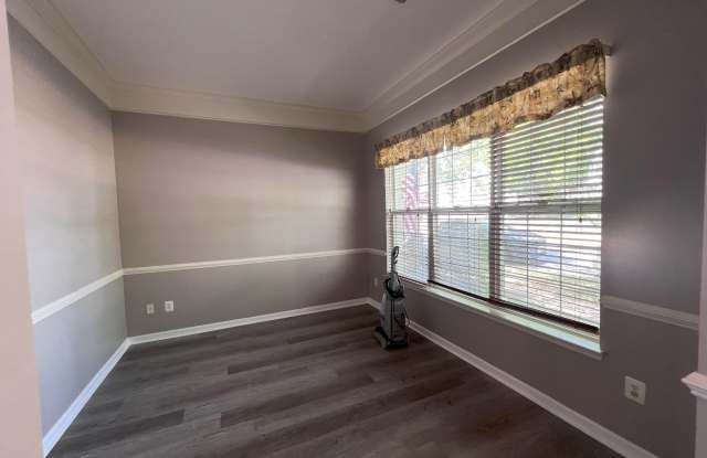 26151 NIMBLETON SQUARE Gallery 3
