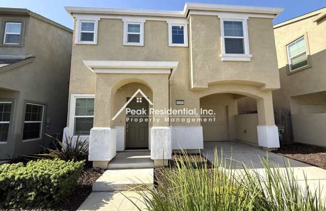 3-bedroom in gated community near Hwy 99. photos photos
