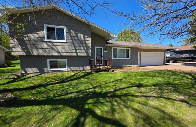 Price improvement! $1850| 3BD 1.5BA| 3114 Kilbourne Ave| Available Now! photos photos