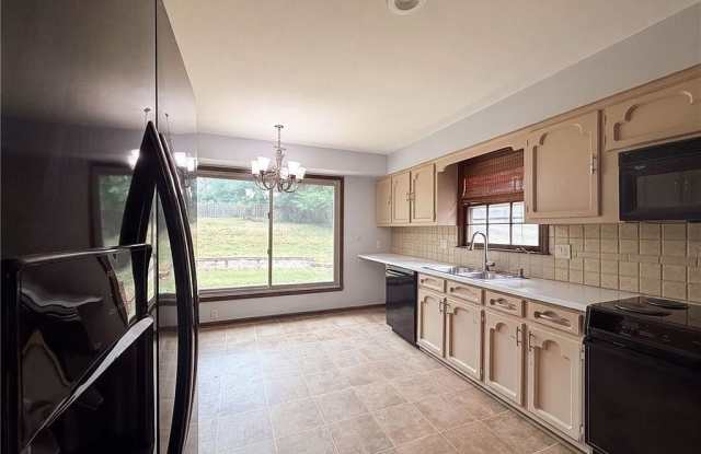 6916 N Overland Dr Gallery 2