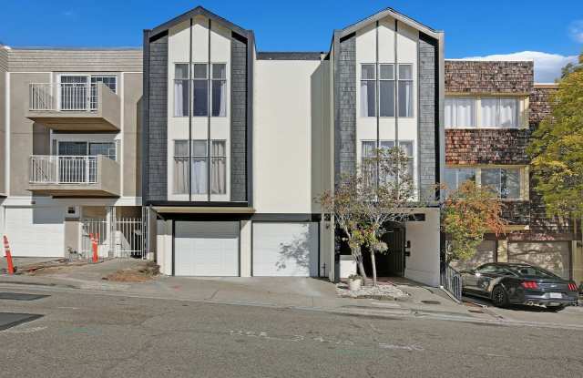 Top Floor with a Bay View Gallery 1