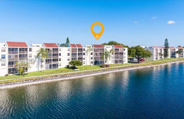 110 Lake Emerald Dr Gallery 3