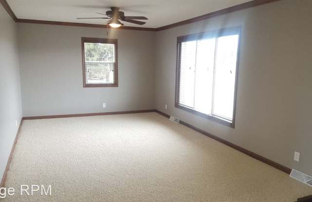 2735 E Washburn Road Gallery 2