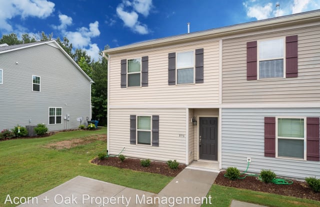 896 Saratoga Dr - 896 Saratoga Dr, Durham, NC 27704