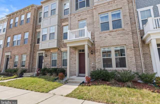 1953 GREENBRIAR HALL Road Gallery 2