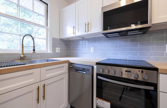 3411 Bull St - 3411 Bull Street, Savannah, GA 31405