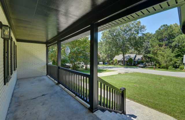 Spacious 4-Bedroom Ranch with Modern Updates & Large Fenced Yard! Gallery 4