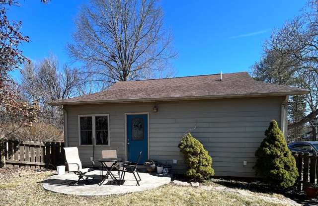 Spacious 4BR Home – Walk to Virginia Tech & Downtown Blacksburg Gallery 4