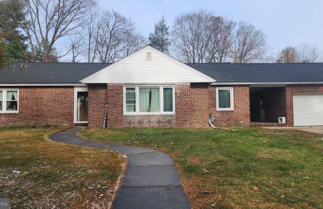 211 UNIVERSITY Boulevard photos photos