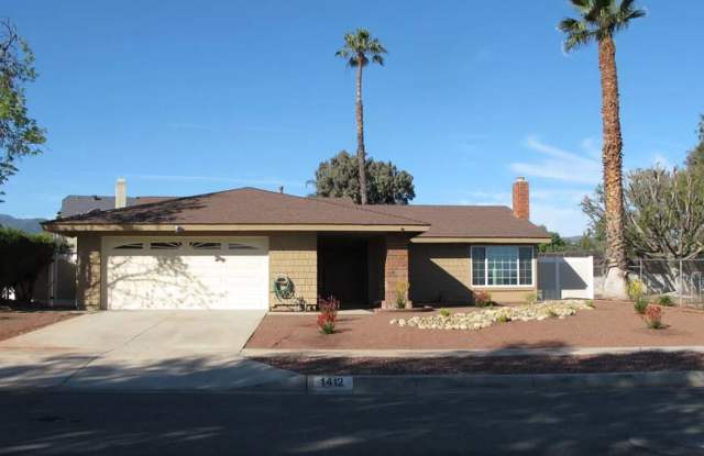 4 Bedroom 2 Bathroom Pool Home in Corona! Gallery 1