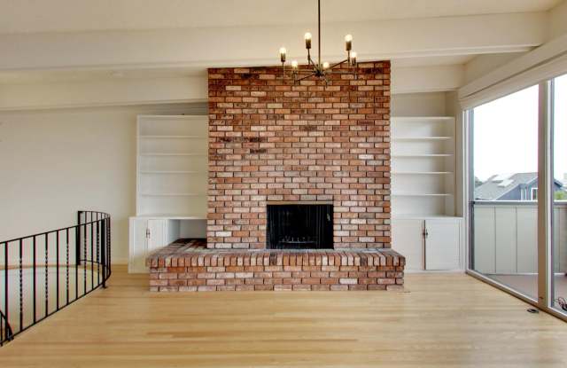 4BR Home with Jaw-Dropping Views, Garage, and Two Balconies photos photos