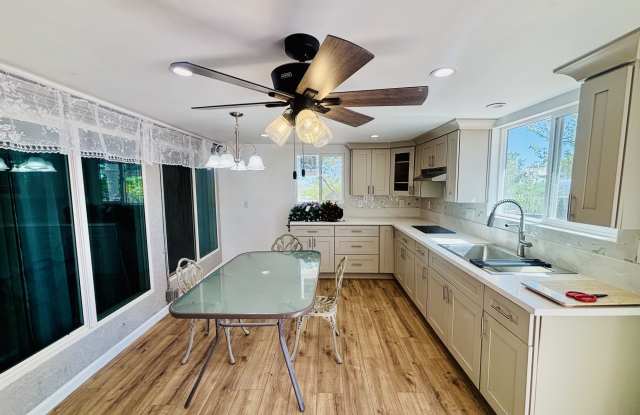 318 Sugar Loaf Dr Gallery 3