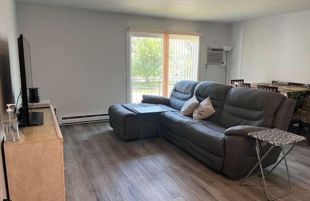 Charming Heights Condo- Half off first months rent! Gallery 4