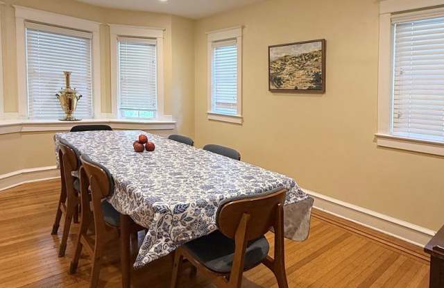 5-Bedroom Bala Cynwyd Rental with Renovated Kitchen & Finished Basement Gallery 3