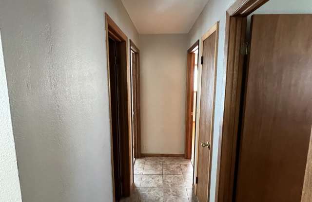 1510 S 38th St. Gallery 4