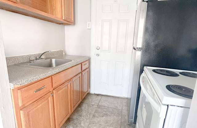 911 Asylum Ave photos photos