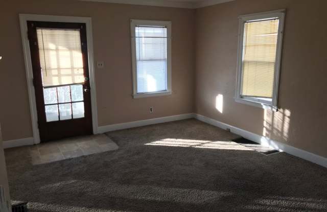 323 Hillview Dr. Rossford, OH 43460 - 323 Hillview Drive, Rossford, OH 43460 323 Hillview Dr. Rossford, OH 43460 - 323 Hillview Drive, Rossford, OH 43460