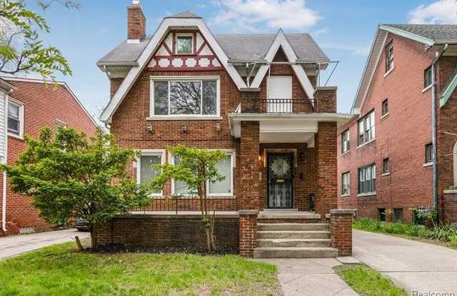 16239 Baylis Street photos photos