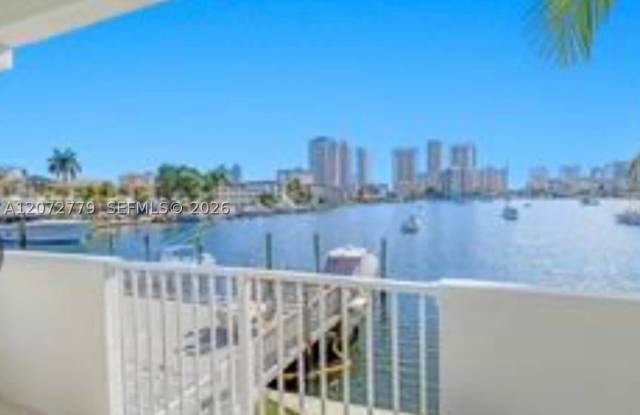 462 Golden Isles Dr Gallery 2