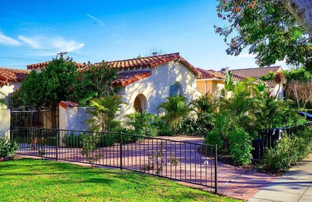 208 S. Swall Drive - 208 South Swall Drive, Beverly Hills, CA 90211