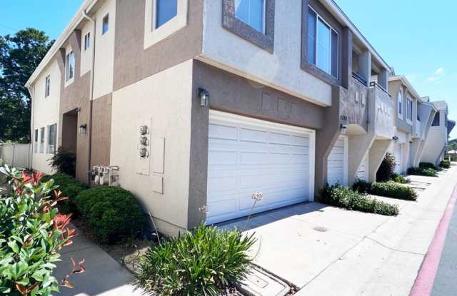 3 Bed/2.5 Bath Townhome at Triana in Scripps Ranch - 11882 Scripps Creek Drive, San Diego, CA 92131