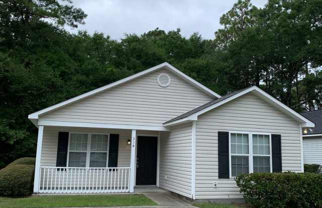 3 Bedroom 2 Bath House Available on Hillsdale Drive Gallery 3