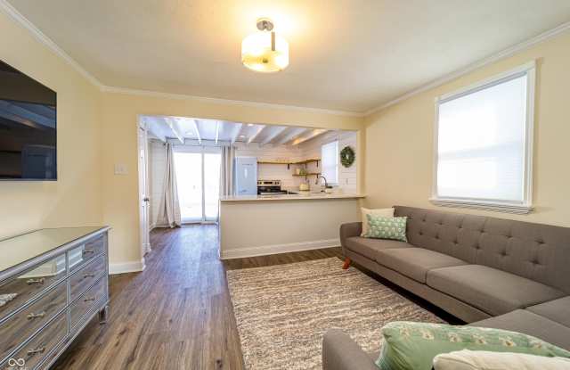 388 W Pearl Street - 388 West Pearl Street, Greenwood, IN 46142