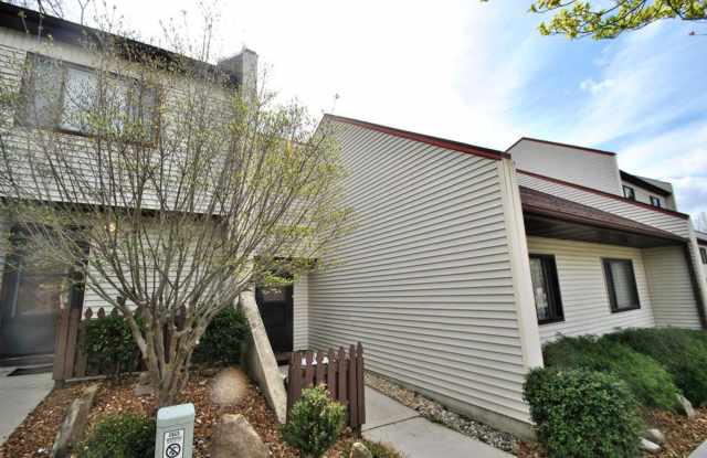Cozy and Updated! - 65 Wilshire Heights Drive, Fairfield Glade, TN 38558