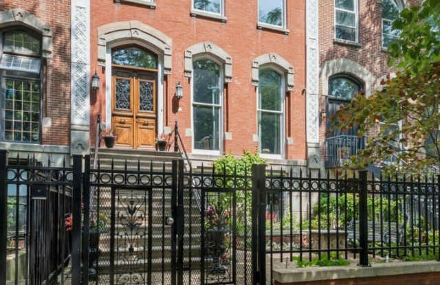 1237 N Dearborn Street photos photos