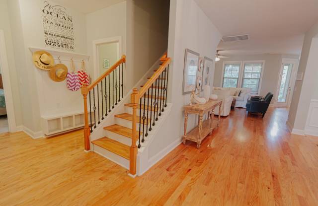 2402 Via Palma Dr. Gallery 4