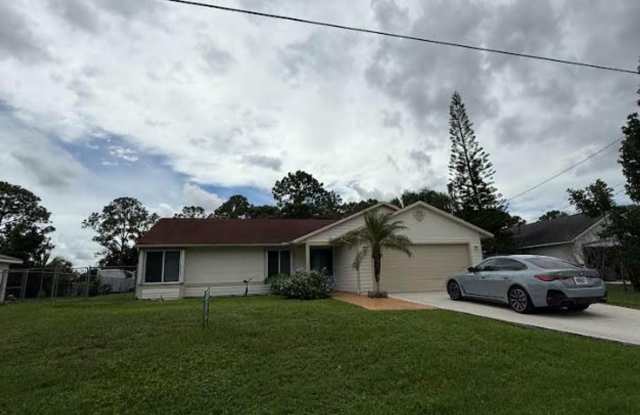 3 Bedroom 2 Bath 2 Car garage pool home for rent Gallery 1
