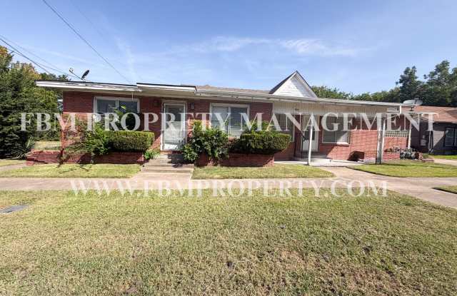 900 E 6th Ave, Unit 2 - Cozy 2 Bedroom, 1 Bathroom Home in Corsicana, TX! photos photos