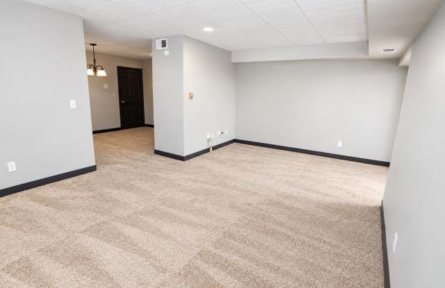 3910 OLD WILLIAM PENN HIGHWAYAPT 111 Gallery 2