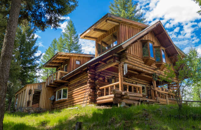 Beautiful Log Cabin in Condon photos photos