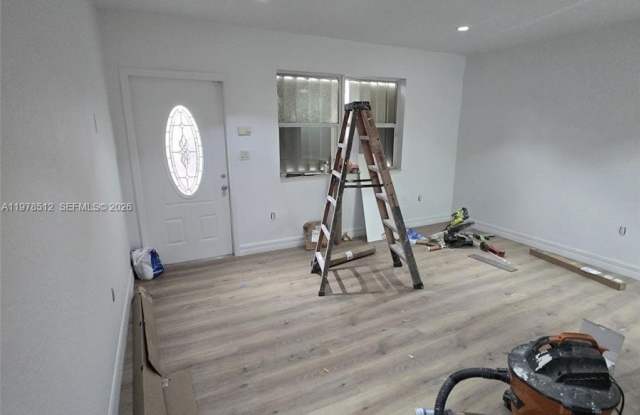 1701 N Treasure Dr photos photos